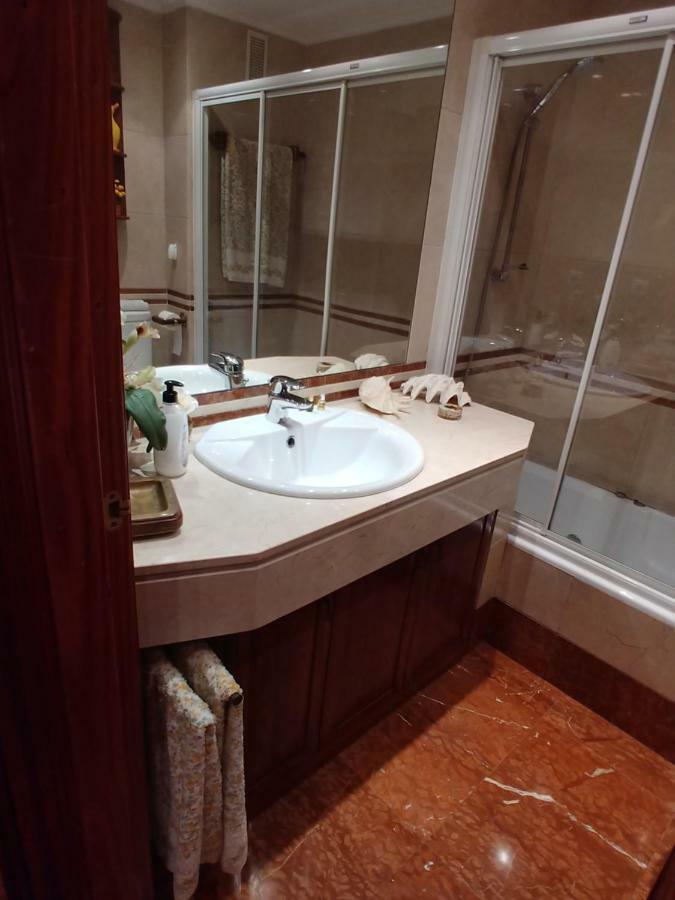 Hogar, A Modo De Hotel Gijón Exteriör bild